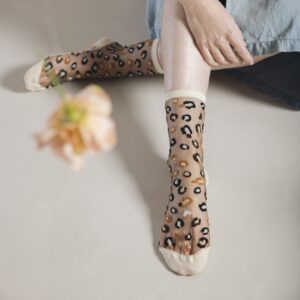 Chaussettes Atelier St Eustache motifs léopard marron et beige crème