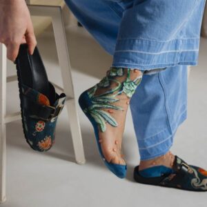 chaussettes transparentes motifs fleurs